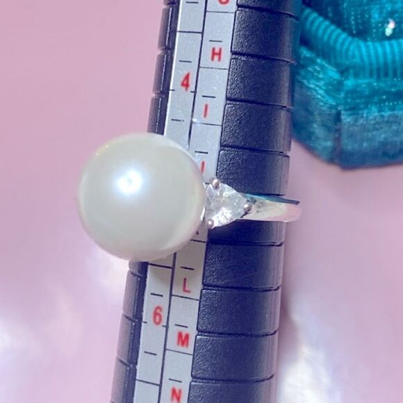 💛 White Gold Plated Faux Pearl & CZ Ring - Picture 6 of 6